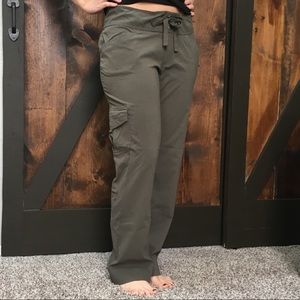 Women’s convertible hiking pants/capris.